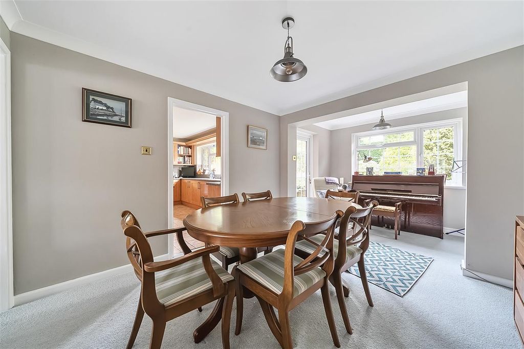Property photo 3 of 18