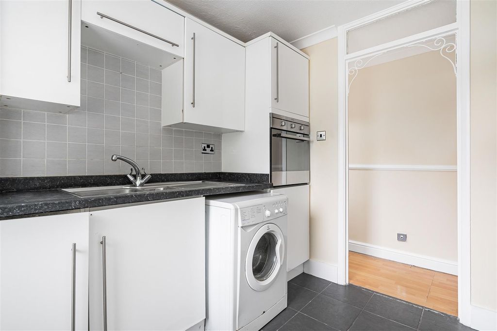 Property photo 3 of 17 12_79220.Jpg