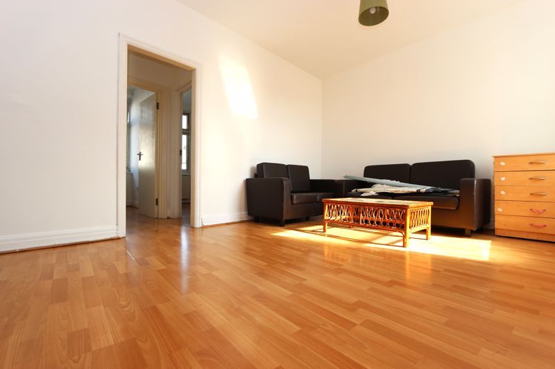 Property photo 1 of 8 Photo 6