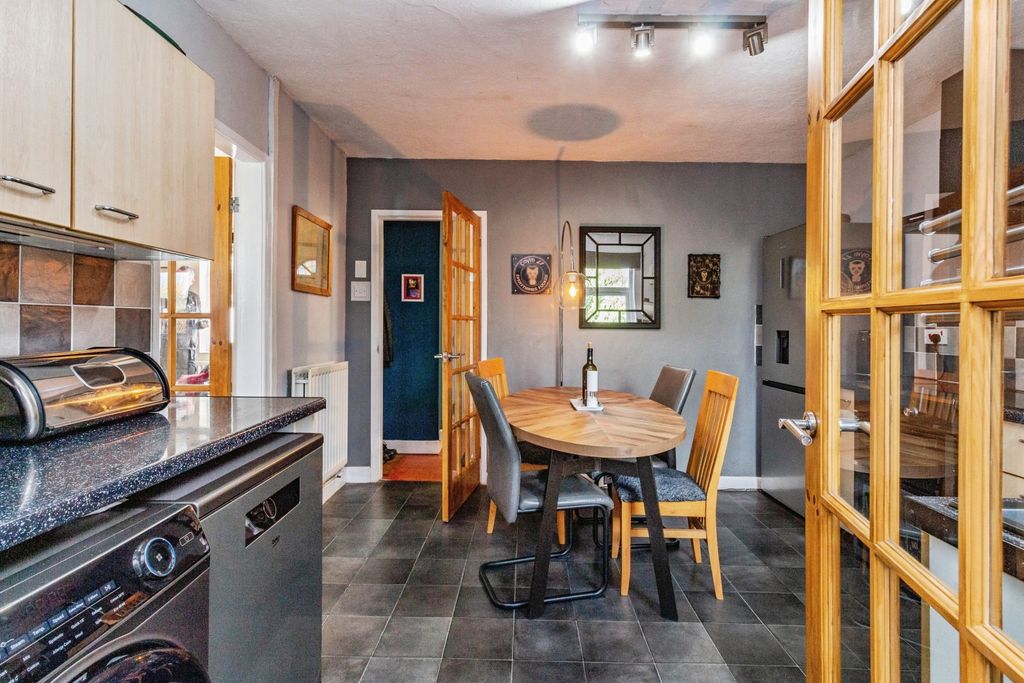 Property photo 1 of 24