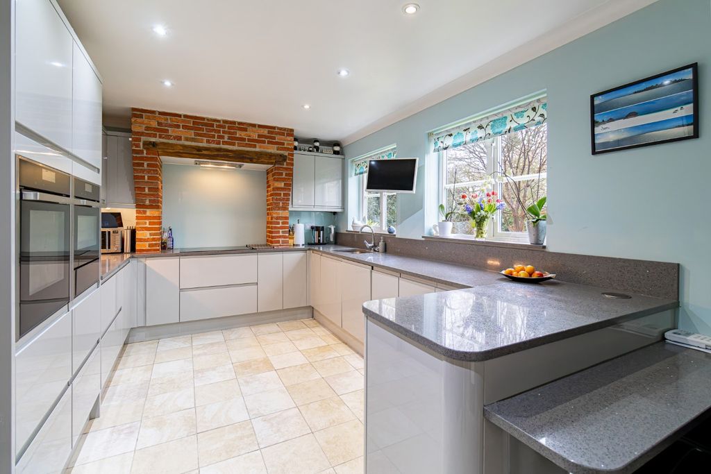 Property photo 3 of 42 4991026