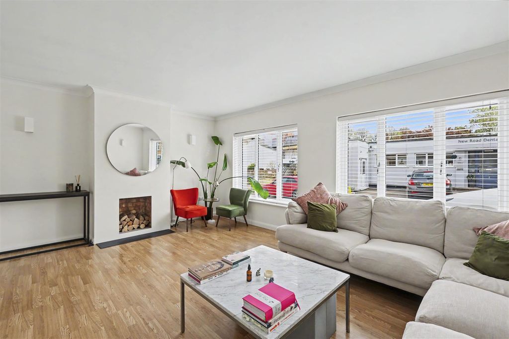 Property photo 2 of 16