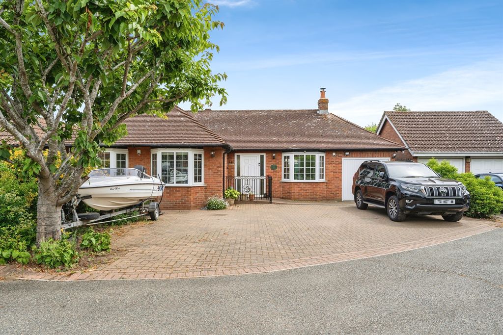 Property photo 1 of 17