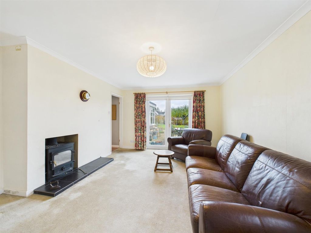 Property photo 2 of 11 Lounge