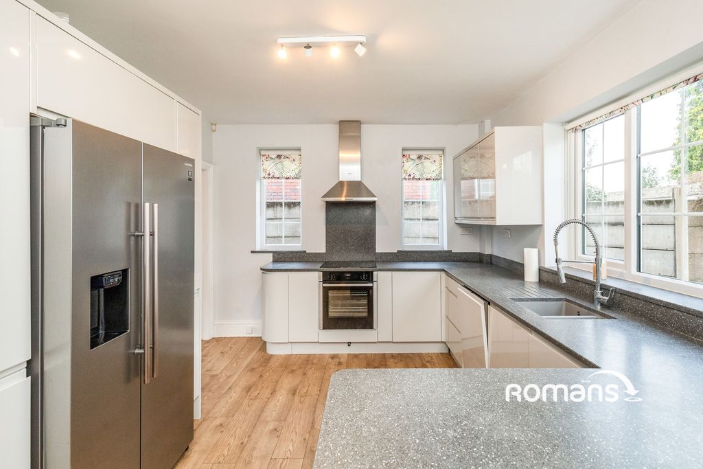 Property photo 2 of 17 Pbox-Img.Jpg