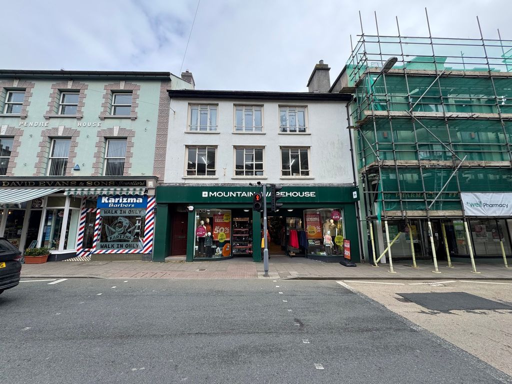 Property photo 1 of 43