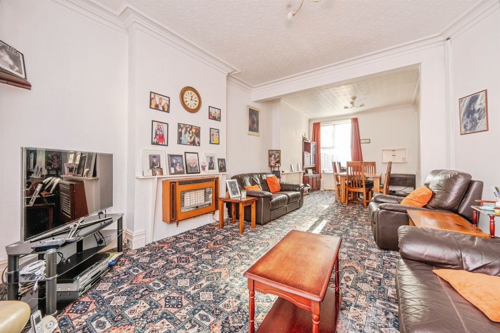 Property photo 3 of 20