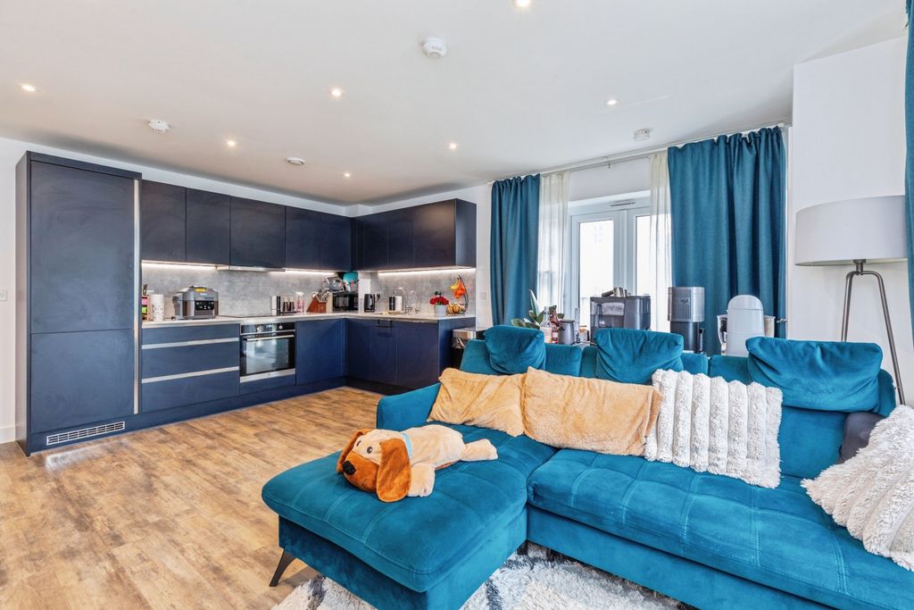 Property photo 2 of 13