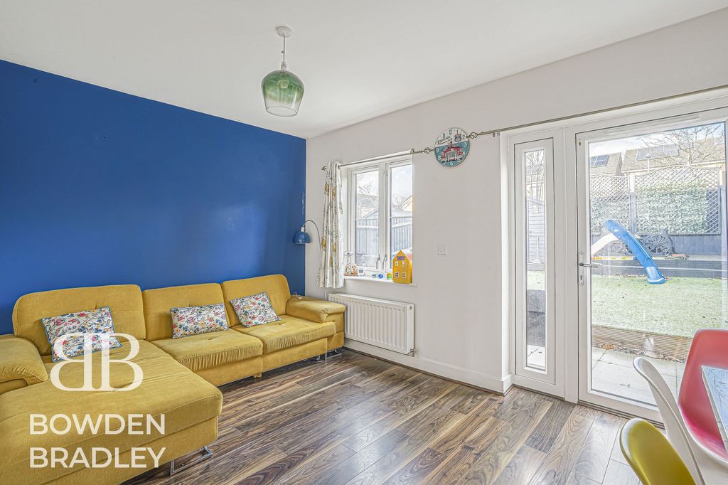 Property photo 3 of 22