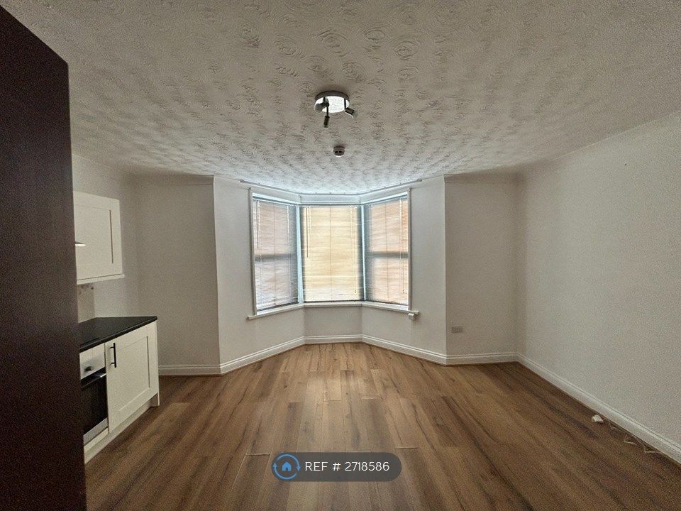 Property photo 2 of 18 Lounge