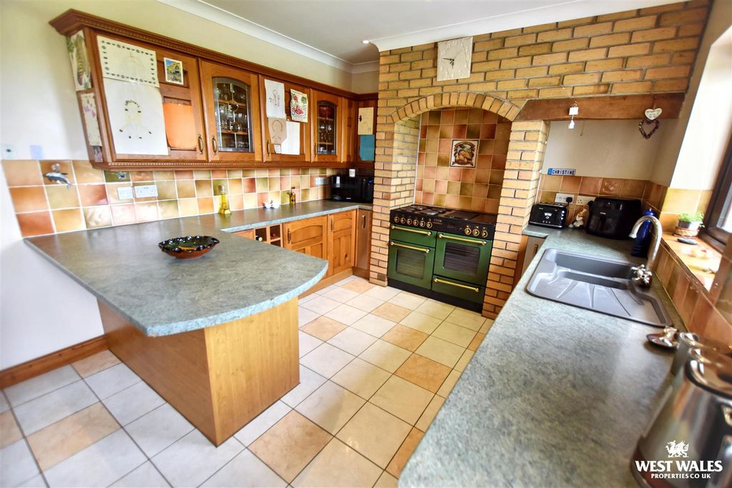 Property photo 3 of 32 11 (11).Jpg