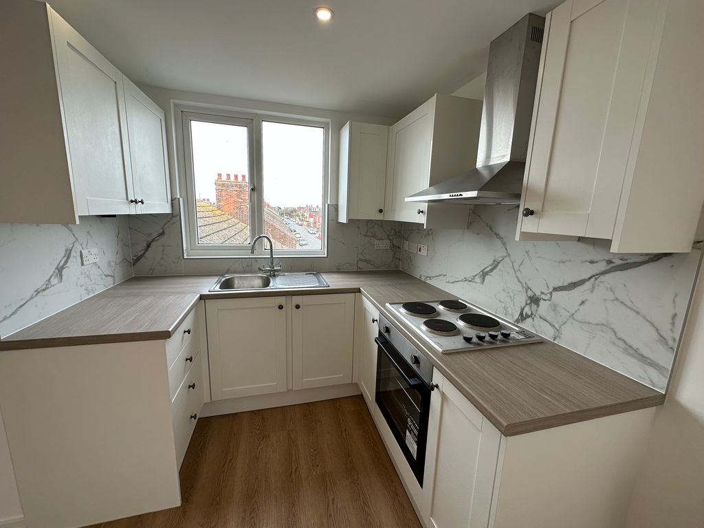 Property photo 2 of 7 Kitchen