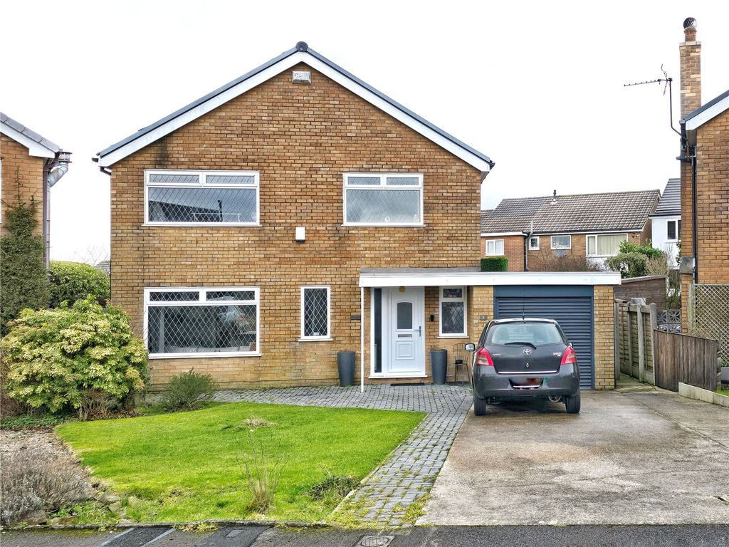 Property photo 1 of 22 Detached Family Home