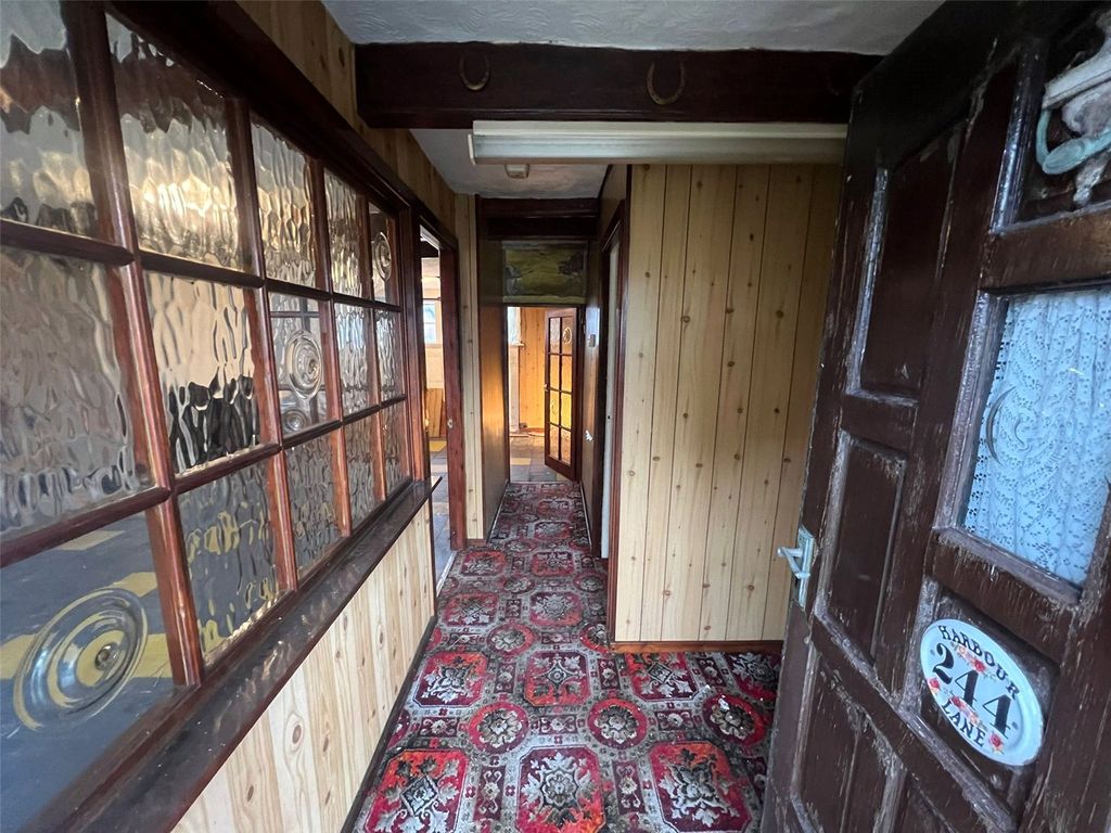 Property photo 2 of 18 Picture No. 10