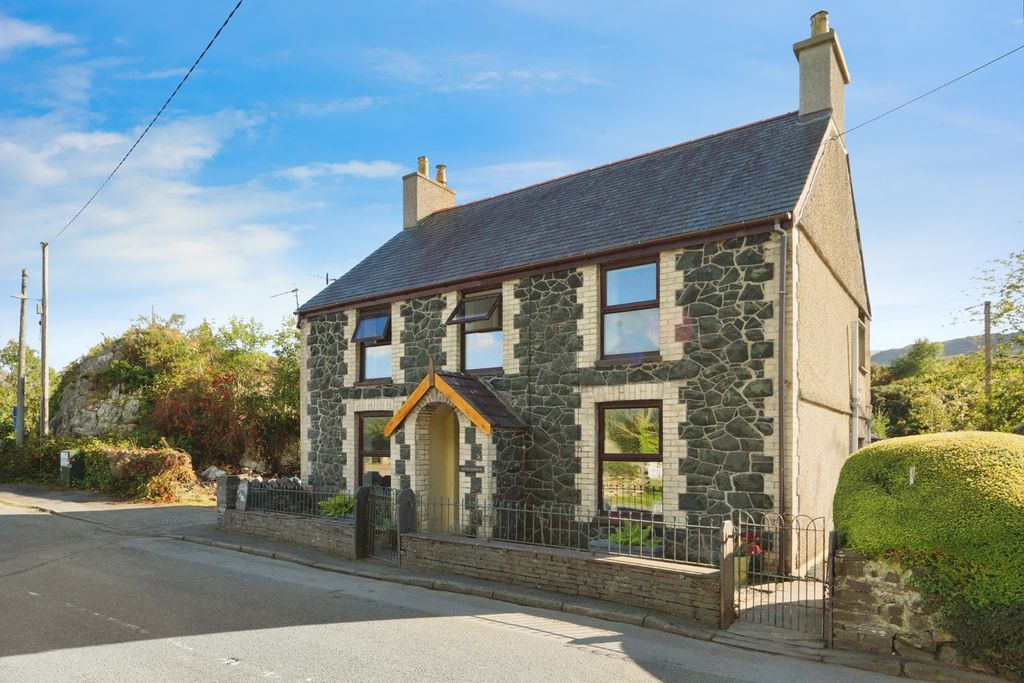 Property photo 2 of 27 Photo