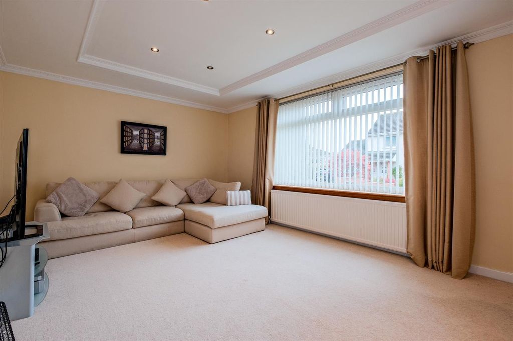 Property photo 3 of 33