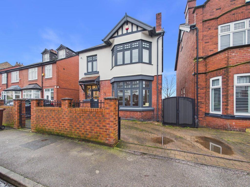 Property photo 1 of 25 Front (Exterior)