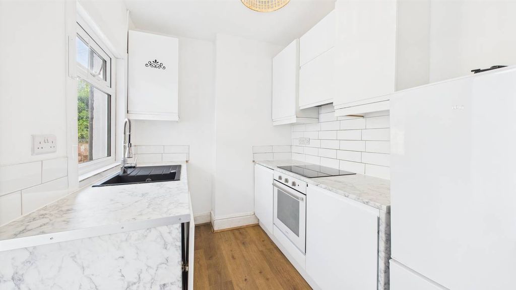 Property photo 2 of 12 1891875