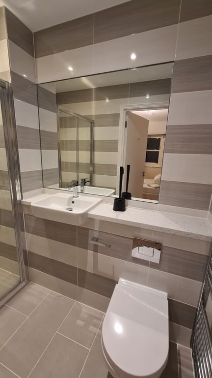 Property photo 3 of 8 Gallery