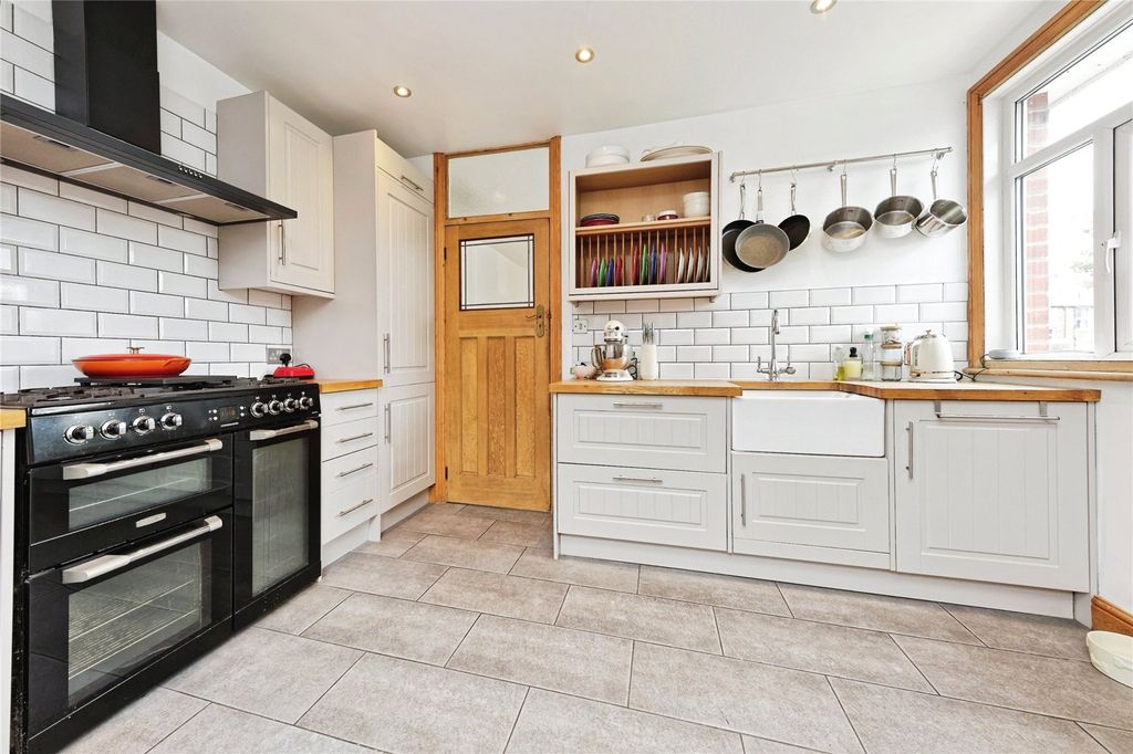 Property photo 3 of 17 Picture No. 02