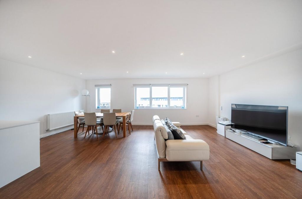 Property photo 3 of 11 Davidson Frost-Wellings, Dfw, Royal Court, Living