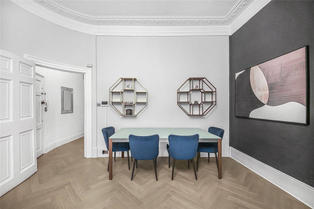 Property photo 3 of 8 Picture No. 35