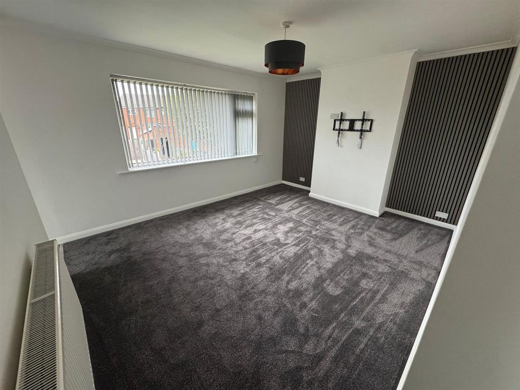 Property photo 3 of 14 24 Atherstone.Jpg