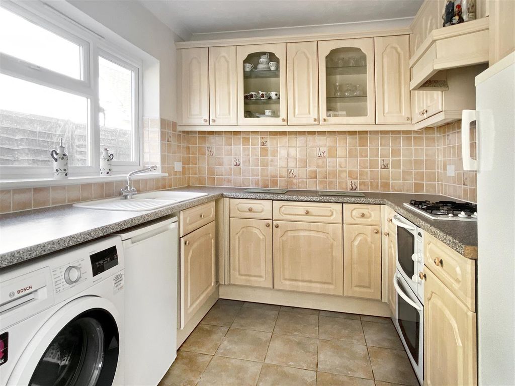 Property photo 3 of 15 Kitcnen