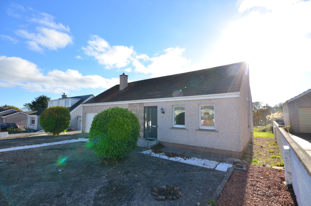 Property photo 3 of 44