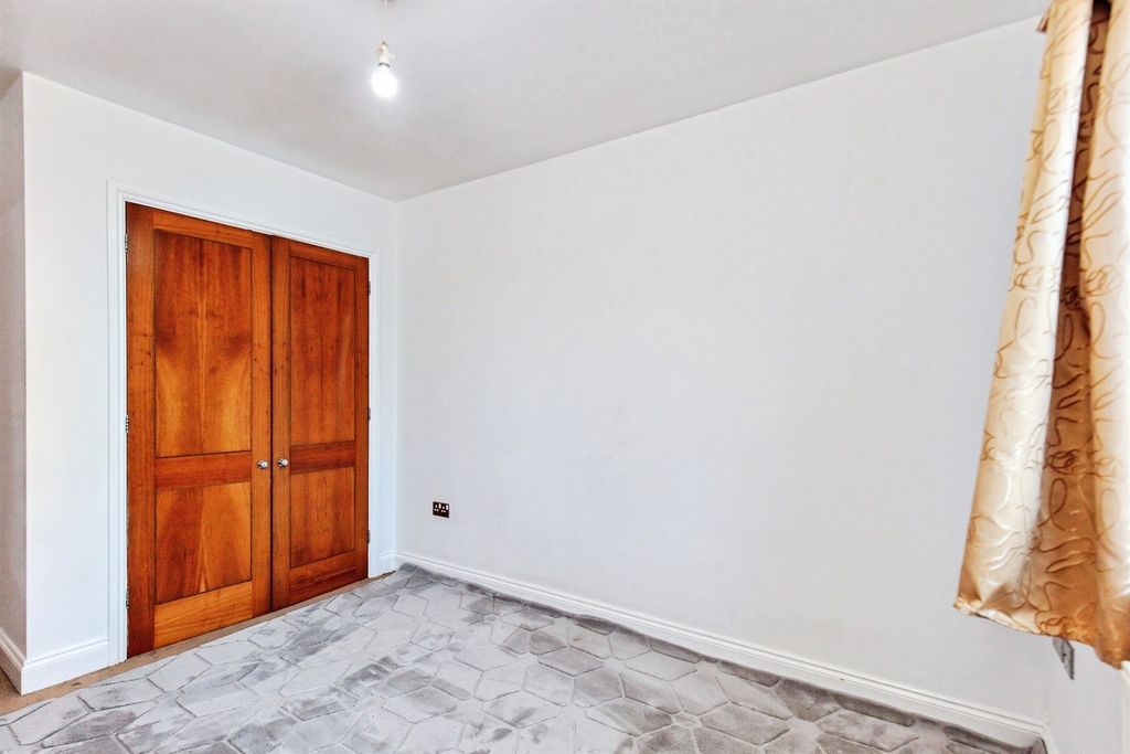 Additional image 8 of 2 bed flat for saleLower Street, Kettering NN16