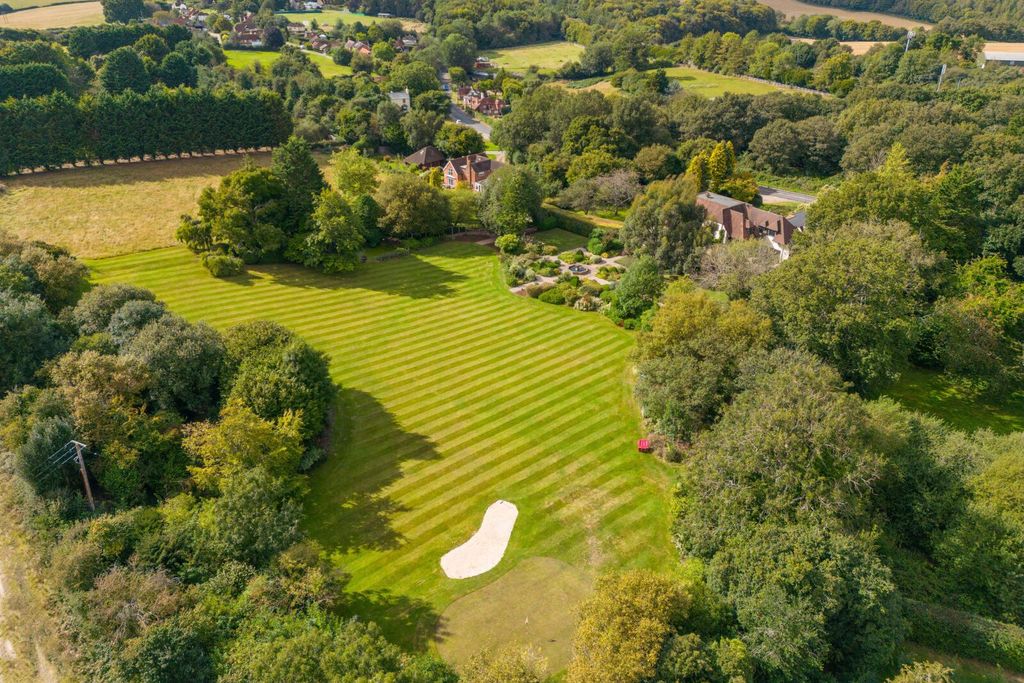 Property photo 3 of 37 Picture No. 16