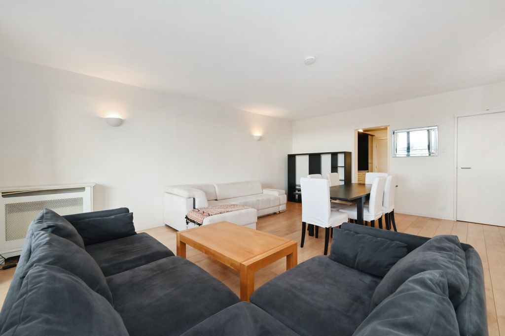 Property photo 3 of 16 Photo 3