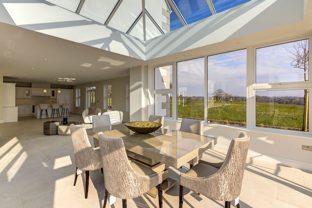 Property photo 3 of 71