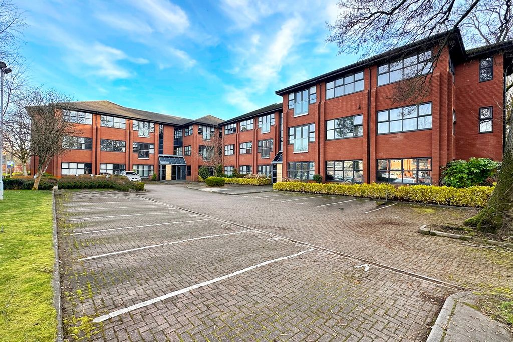 Property photo 1 of 10 (Main)