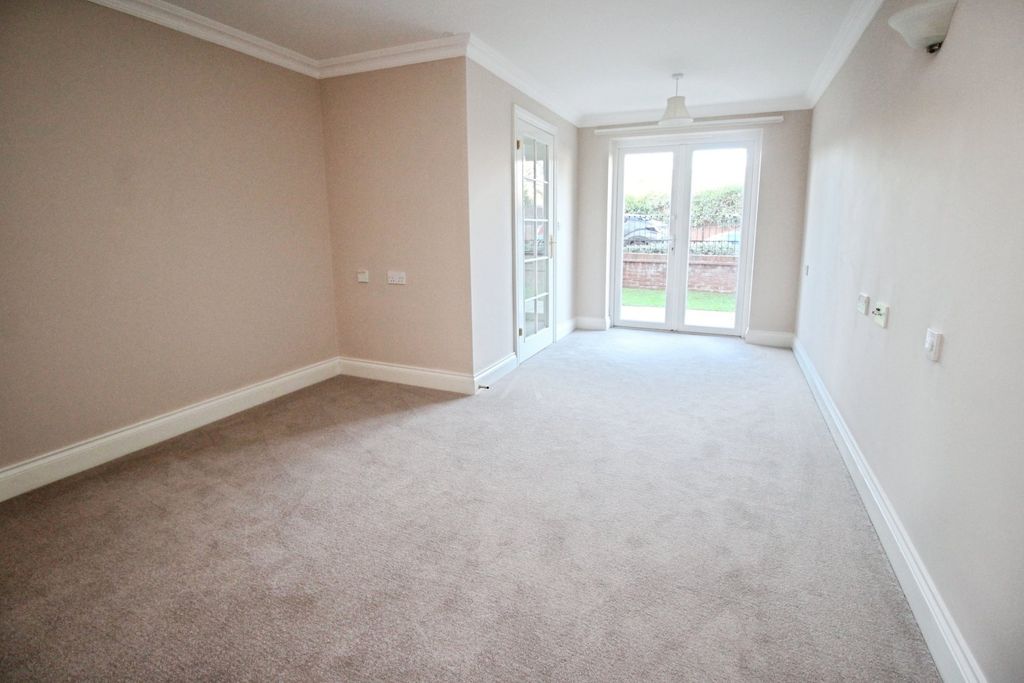 Property photo 2 of 12 Lounge/Dining Room