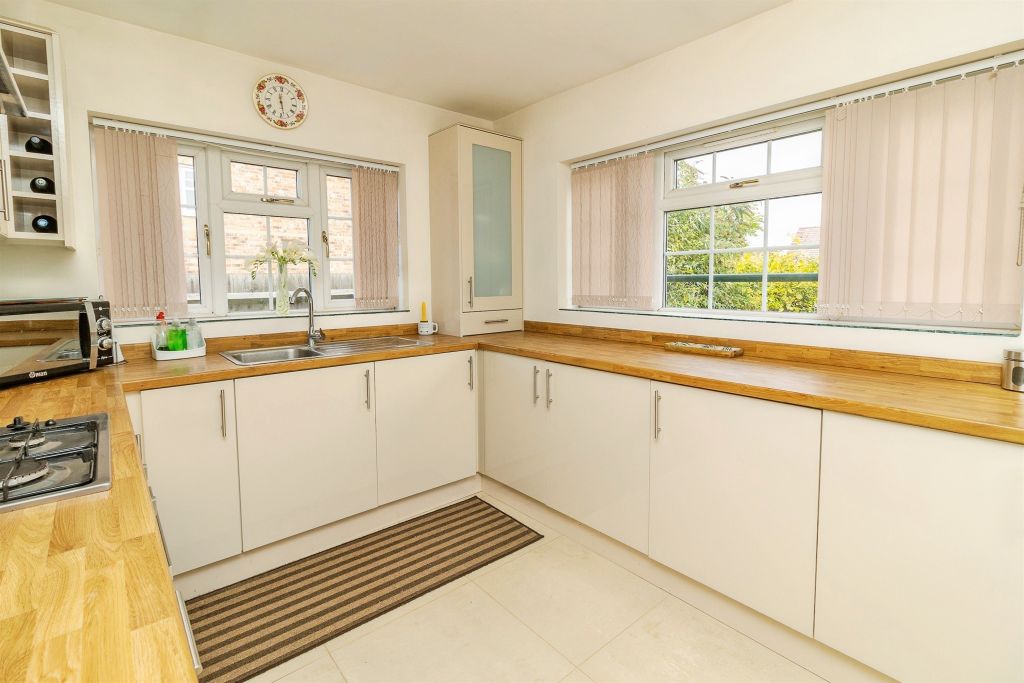 Property photo 2 of 66