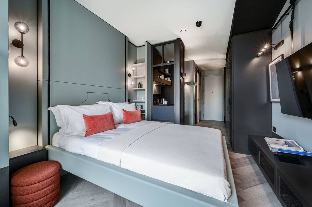 Property photo 2 of 8