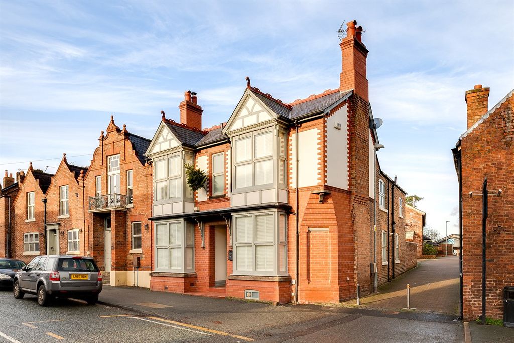 Property photo 1 of 29 (Main)