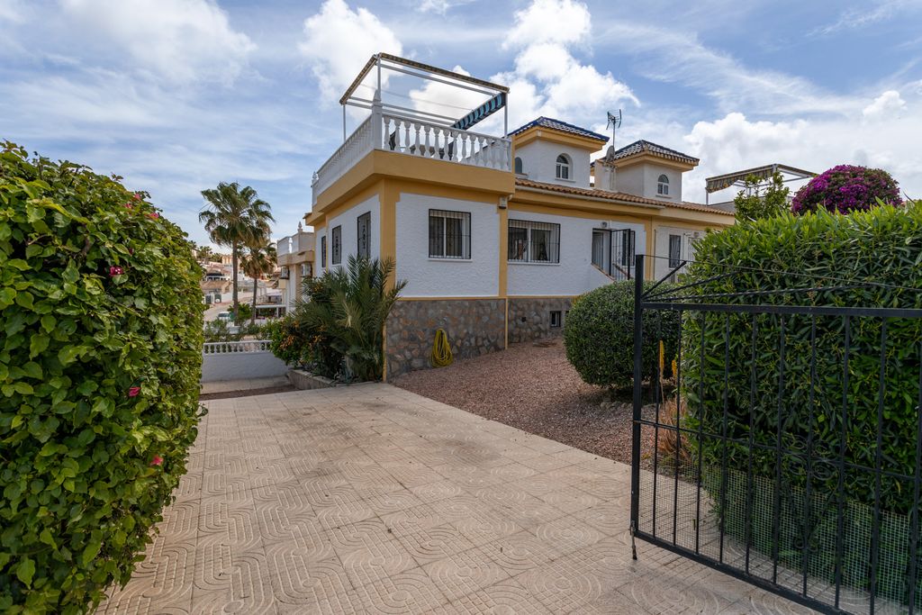 Property photo 3 of 45