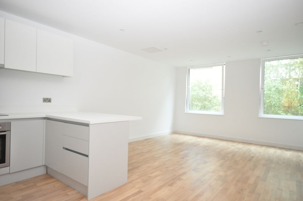 Property photo 3 of 13 027