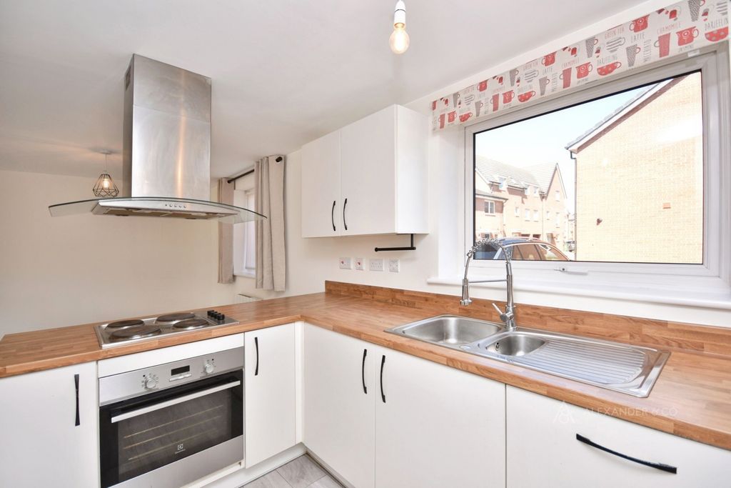 Property photo 2 of 11 Pbox-Img.Jpg