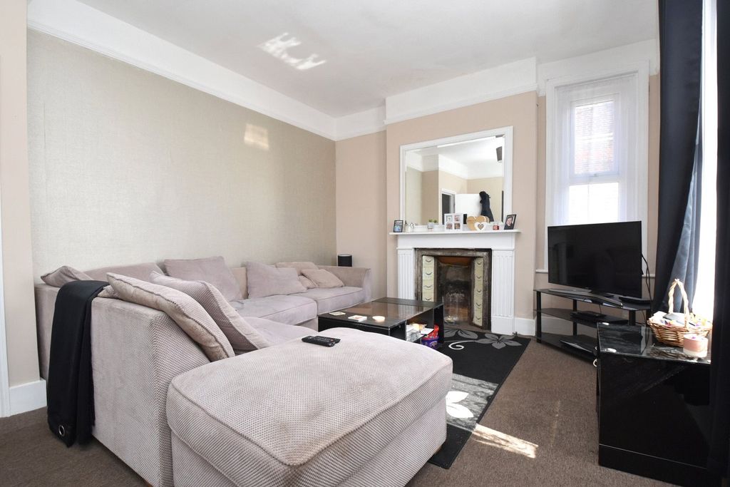 Property photo 3 of 7 Picture No. 01