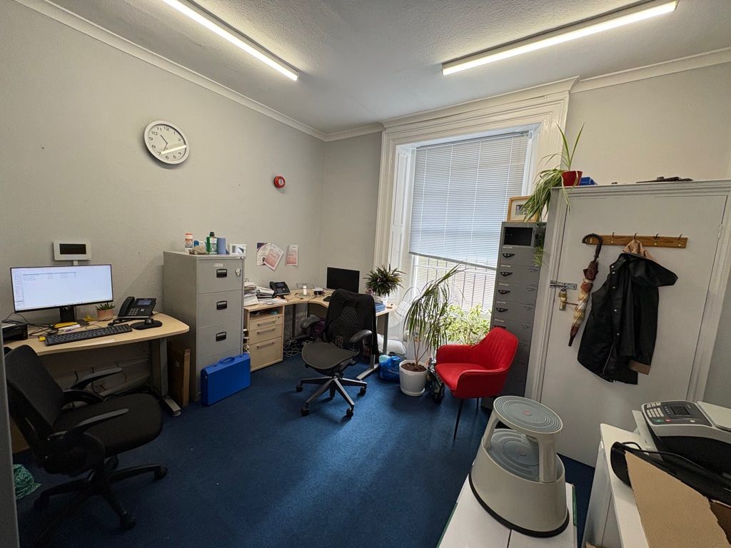 Property photo 3 of 15 Photo 6