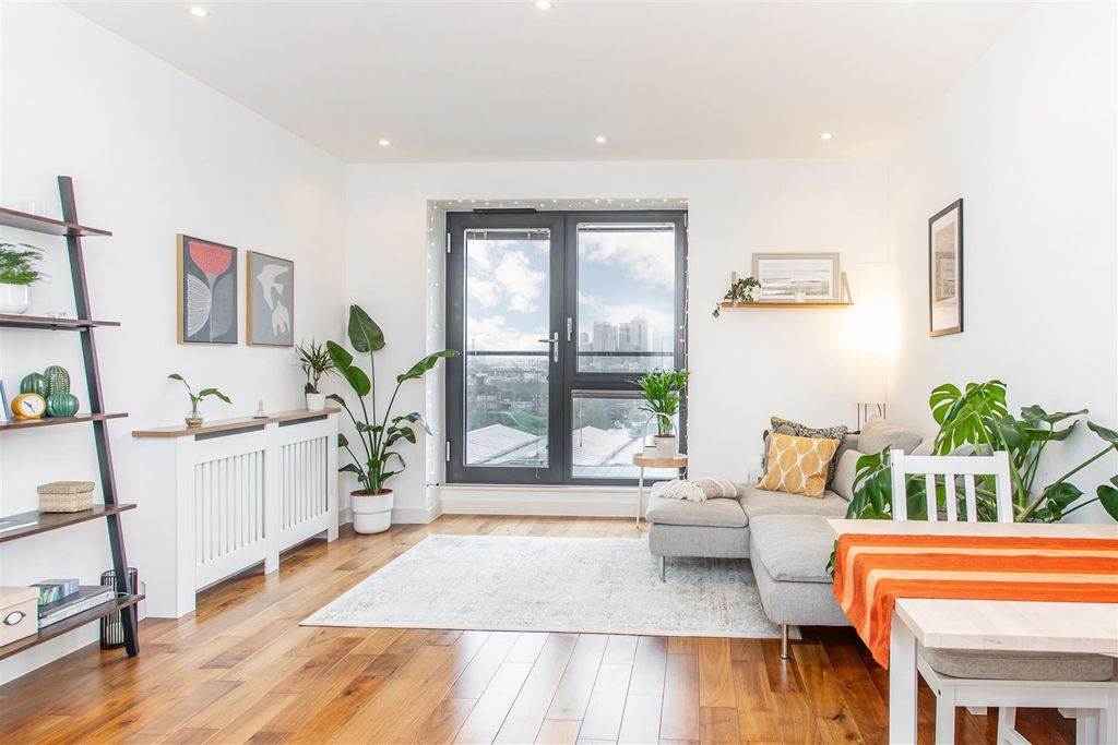 Property photo 1 of 12 Reception