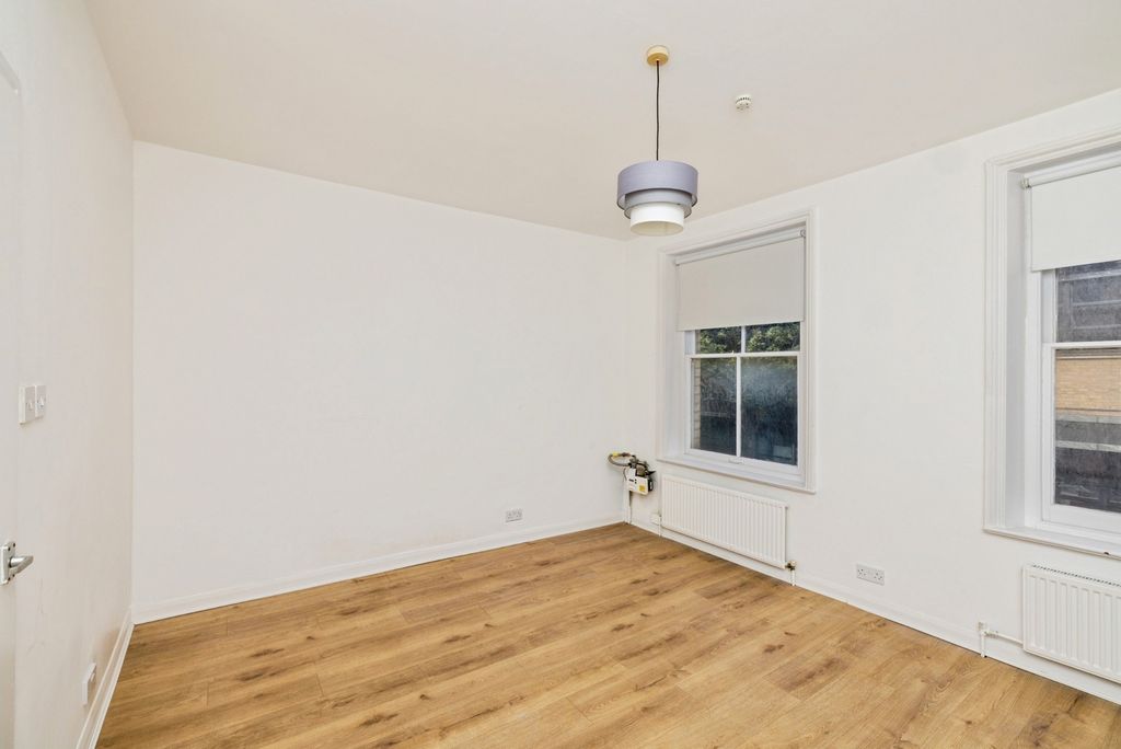 Property photo 3 of 8 Pbox-Img.Jpg