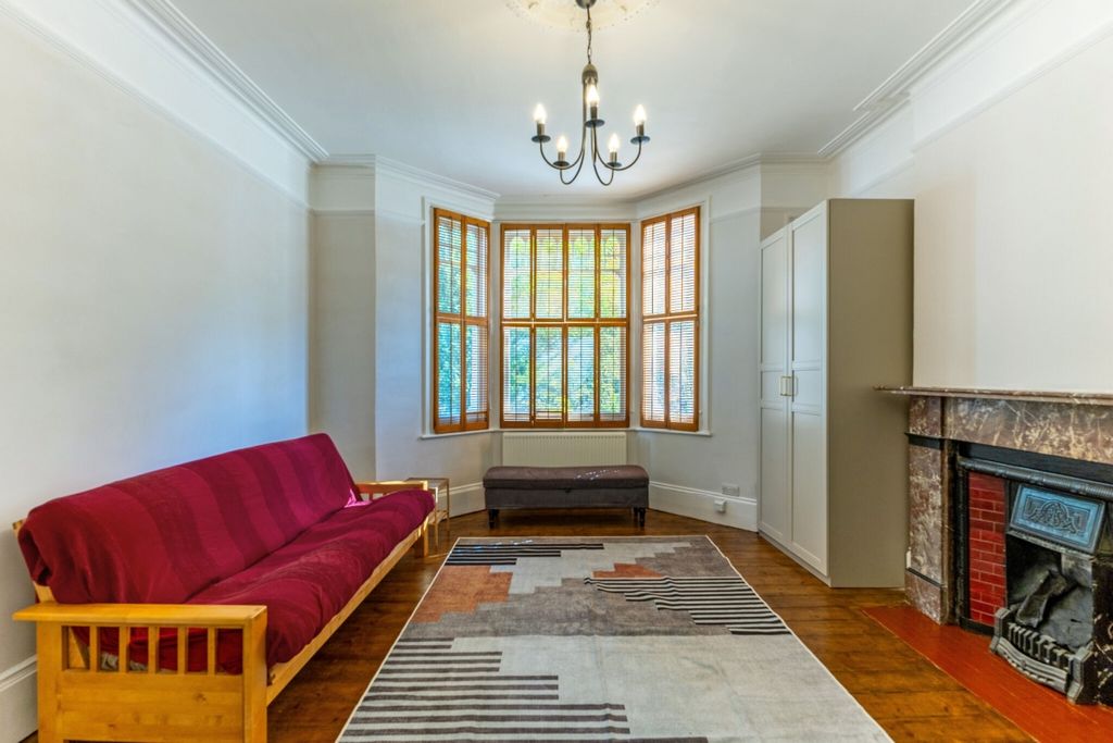 Property photo 3 of 14 113362_Studio-Fla...
