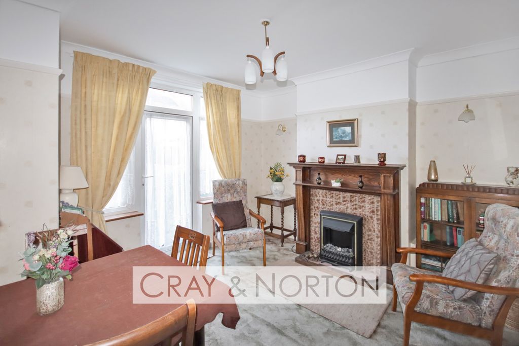 Property photo 3 of 10 Photo 2