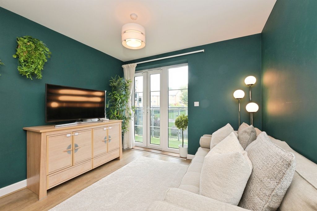 Property photo 2 of 17