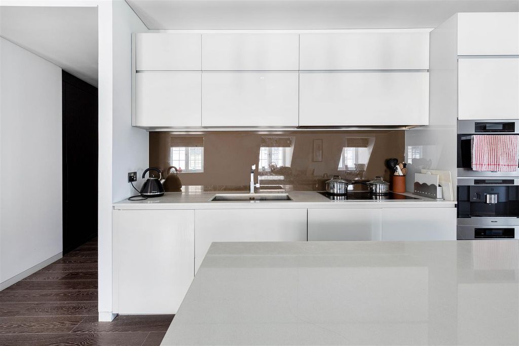 Property photo 2 of 11 Kitchen.Jpg