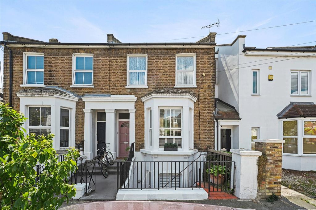 Property photo 1 of 8